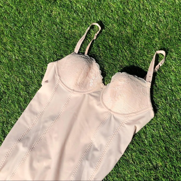 La Senza corset shape wear - Picture 2 of 4